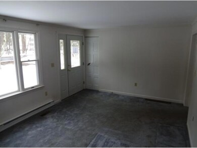 Fireplaced Living room