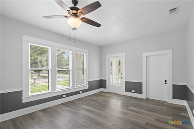 212 Coke St, Yoakum, TX 77995 - photo 5