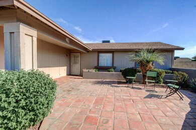 0007-Front Courtyard