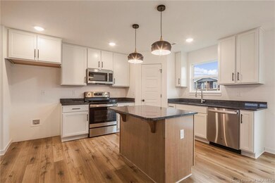 851 Wolf Run Park Blvd, Jeffersonville, IN 47130 - photo 7