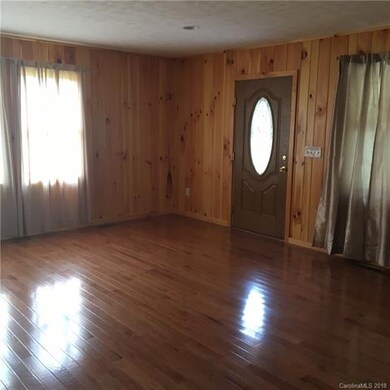 110 Pinehurst Dr, Hendersonville, NC 28792 - photo 7