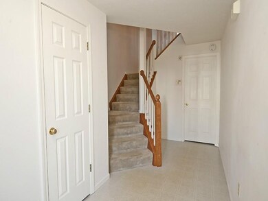 Entry/Foyer.