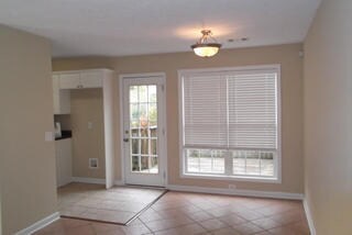 Addtl view of dining area