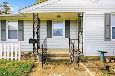 511 Mowrer Rd, Circleville, OH 43113 - photo 2