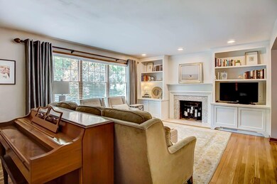 816 S Cassingham Rd, Columbus, OH 43209 - photo 4