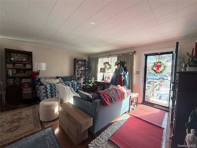 16 Gariss St, Port Jervis, NY 12771 - photo 2