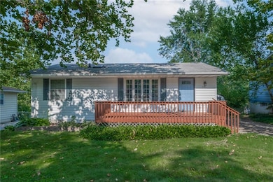 4301 SE 6th St, Des Moines, IA 50315 - photo 2