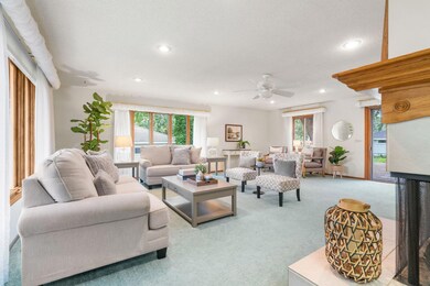 Natural light & neutral colors.