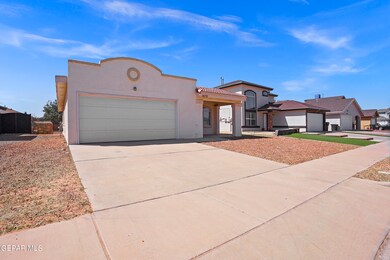 14232 Desert Cloud Dr, Horizon City, TX 79928 - photo 2
