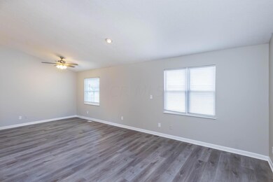 2401 Dunsworth Dr, Columbus, OH 43235 - photo 3