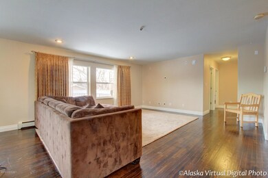Living area ~25+ feet long!
