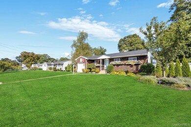 113 Ithaca St, Bay Shore, NY 11706 - photo 2