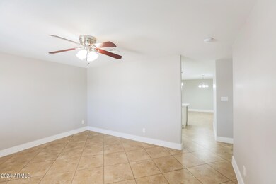 004-photo-living-room-13820558
