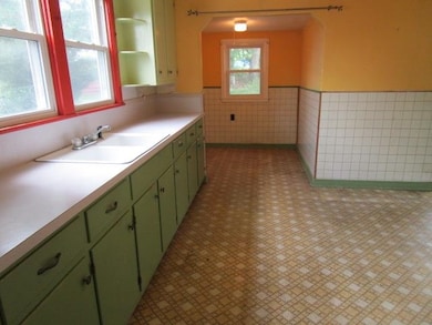 106 Grubert Ave, Staunton, VA 24401 - photo 5