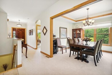 03_4754LutherPath_32001_Foyer_LowRes