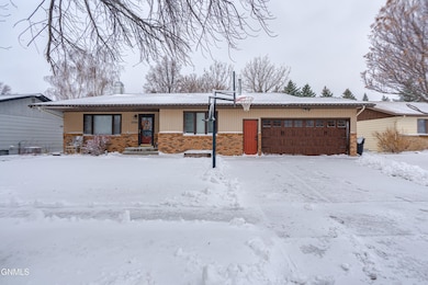 2720 Stevens St, Bismarck, ND 58503 - photo 2