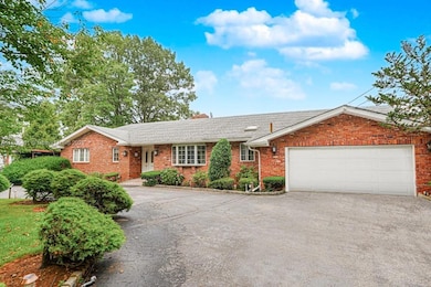 66 Cromwell Cir, Staten Island, NY 10304 - photo 2