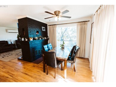 705 E 17th St, the Dalles, OR 97058 - photo 6