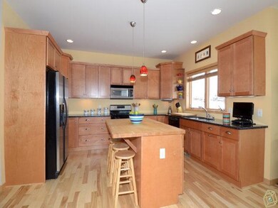 5221 Nannyberry Dr, Fitchburg, WI 53711 - photo 4