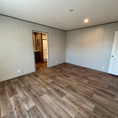 2800 W Memorial Dr unit 200, Muncie, IN 47302 - photo 3