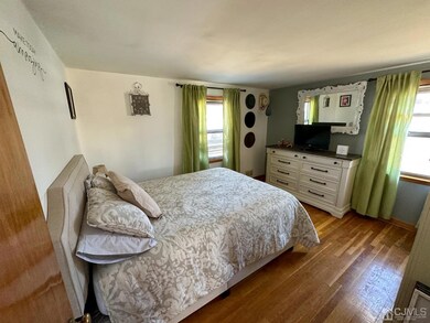 612 Edgeworth St, Middlesex, NJ 08846 - photo 6