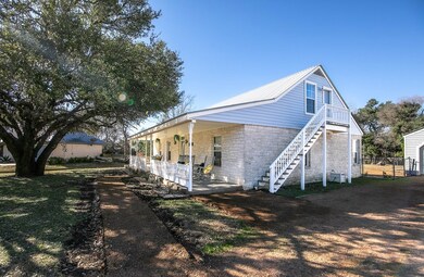 1002 Avenue D, Fredericksburg, TX 78624 - photo 2