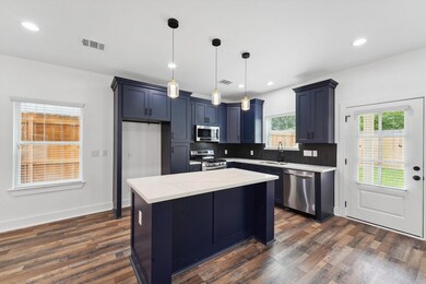 5011 Golden Forest Dr, Houston, TX 77091 - photo 5