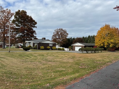 309 Hinton Rd, Shady Spring, WV 25918 - photo 3