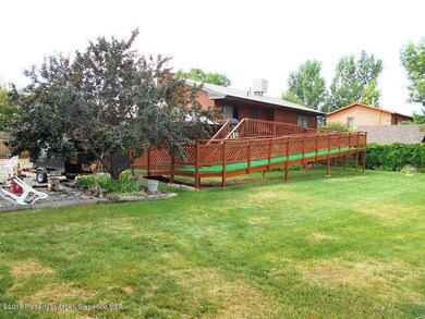 Back Yard w/handicapped ramp