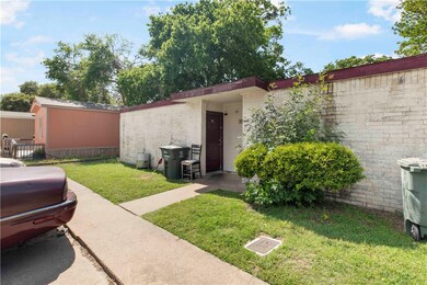 318 Ehlinger Dr, Bryan, TX 77801 - photo 4