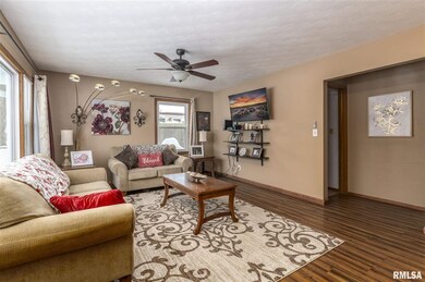 736 Westerfield Rd, Davenport, IA 52806 - photo 2