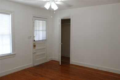 229 Neyland St unit B, Houston, TX 77022 - photo 5