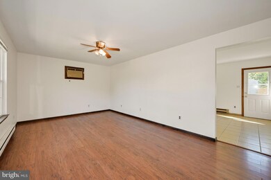 260 W Chestnut St, Clayton, NJ 08312 - photo 5