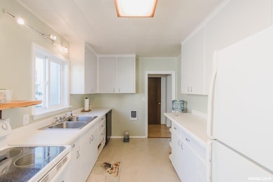 1340 15th Ave SW, Albany, OR 97321 - photo 4