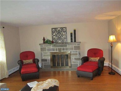 1652 Oak St, Coatesville, PA 19320 - photo 6