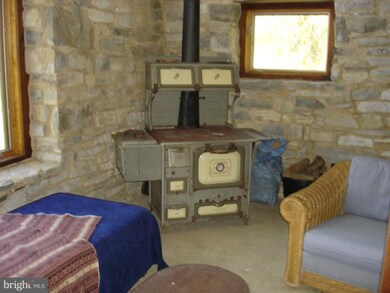 416 Brierly Spring Ln, Shepherdstown, WV 25443 - photo 5