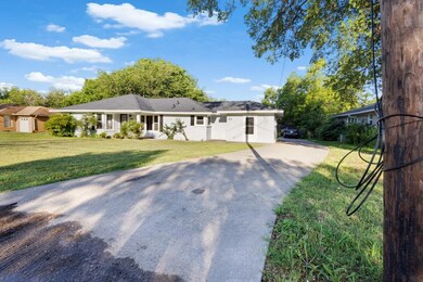 1311 Hillcrest Blvd, Gainesville, TX 76240 - photo 3