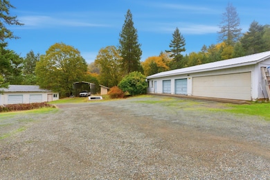 827 Summit Loop, Grants Pass, OR 97527 - photo 7