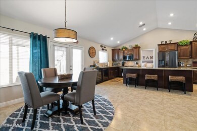 Dining Room (9)