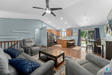 5216 S Arden Ave, Sioux Falls, SD 57108 - photo 4