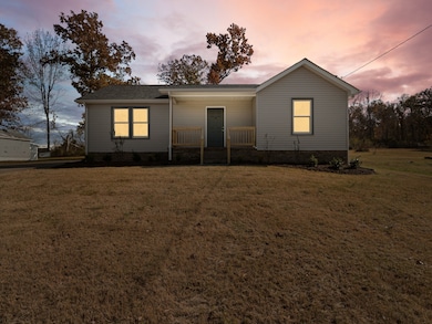 978 Long Beech Dr, Clarksville, TN 37042 - photo 2