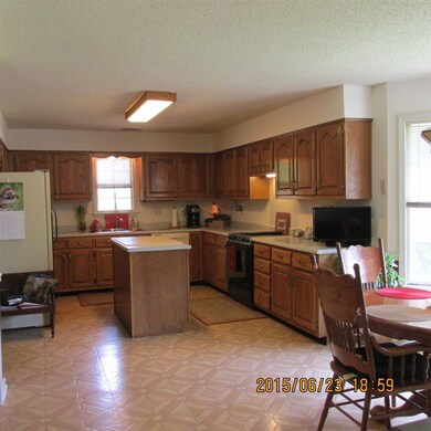 Great kitchen to entertain your family and friends