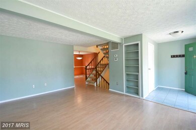 8152 Willowdale Ct, Springfield, VA 22153 - photo 5