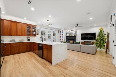 3746 N Fremont St unit 1, Chicago, IL 60613 - photo 3