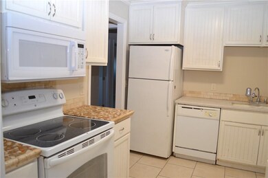 The kitchen is fully equipped with Stove/Oven, Mic