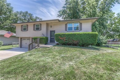 318 Highland Rd, Lansing, KS 66043 - photo 2