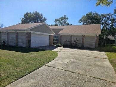 305 Westminster Dr, Slidell, LA 70460 - photo 2