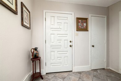 4909 Queen Ct, Fort Worth, TX 76103 - photo 6