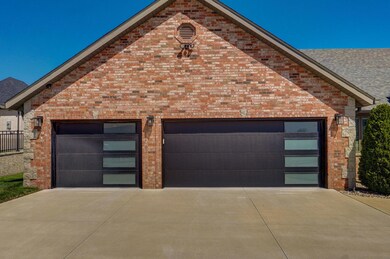 4807 Rolling Hills Dr-4