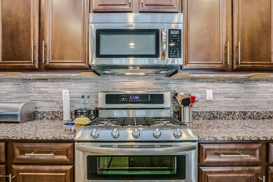 Dual fuel double oven